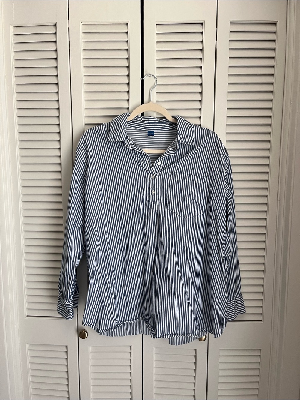 Old Navy Maternity Blue and White Striped Button-Front Shirt